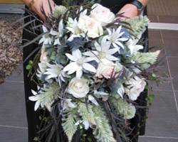 wedding flowers courtesy Del Thomasjpg