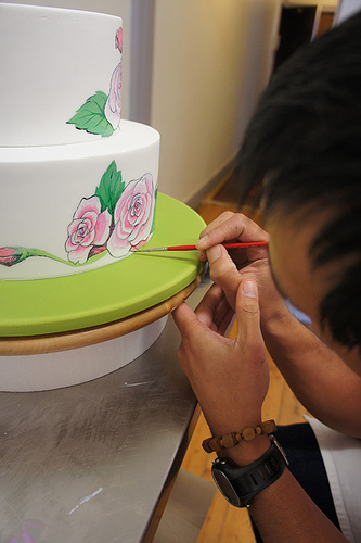 painting rose & lily wedding cake