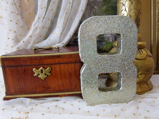 how to make glitter table numbers