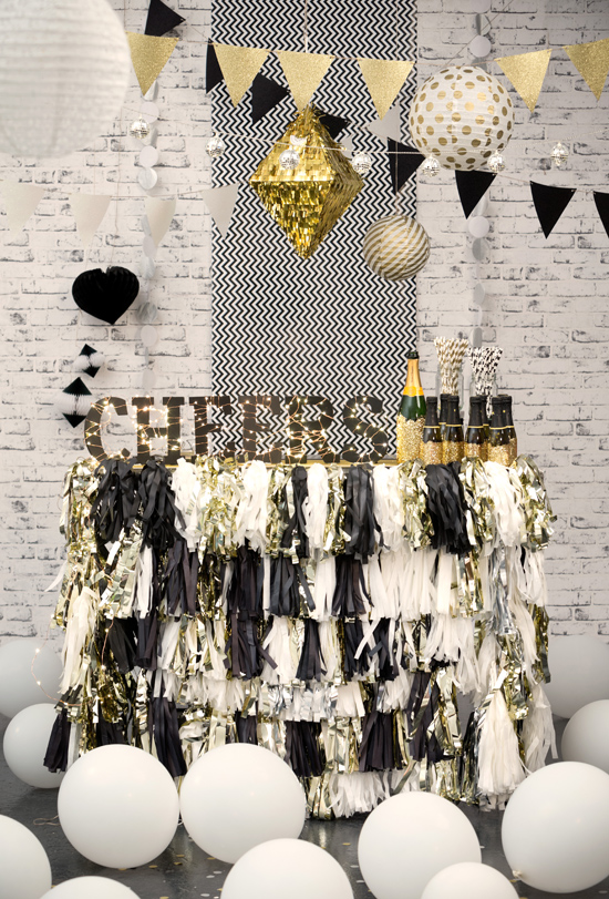 gold and black party0001