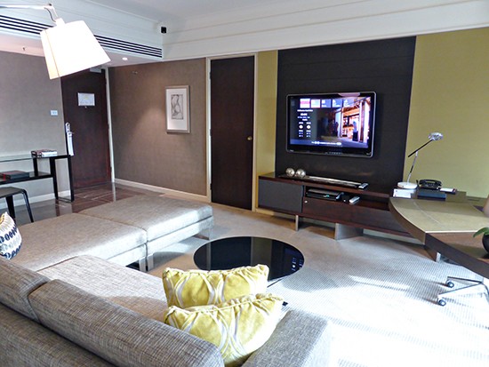 grand hyatt ambassador suite lounge room