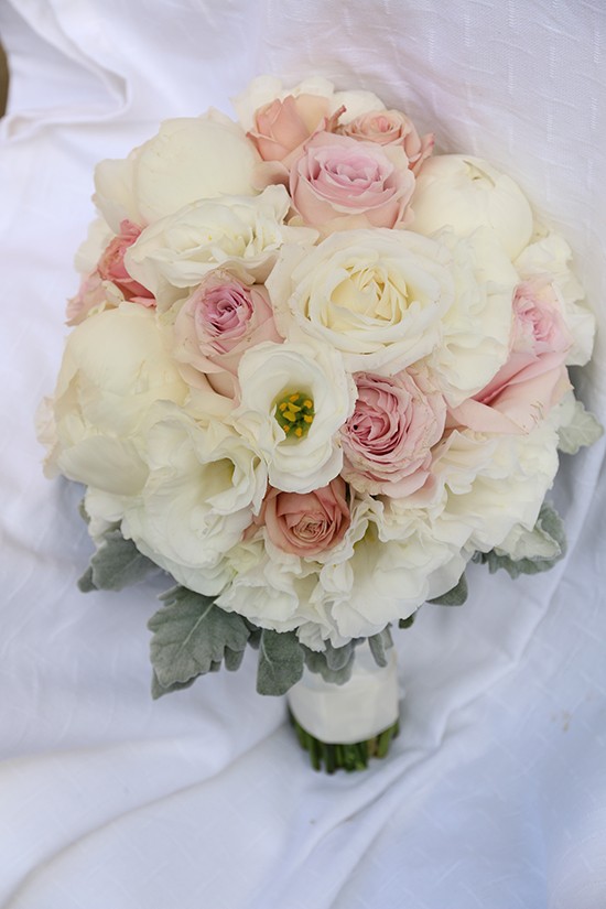 classic white and pink bouquet