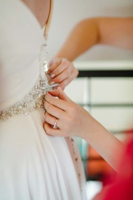 Buttoning brides dress
