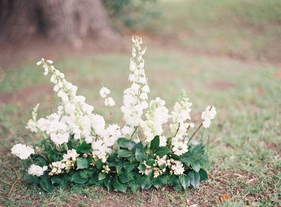 White and green wedding floral arrnagement