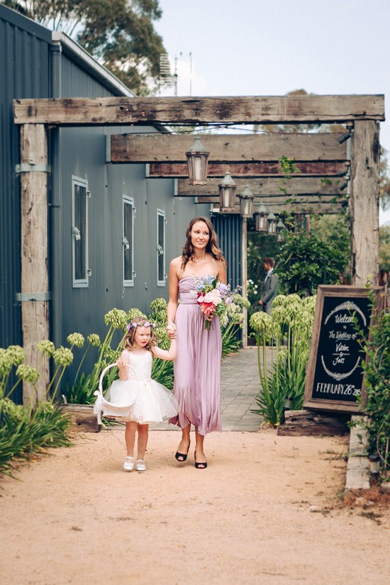 Bridesmaid in lilac dress