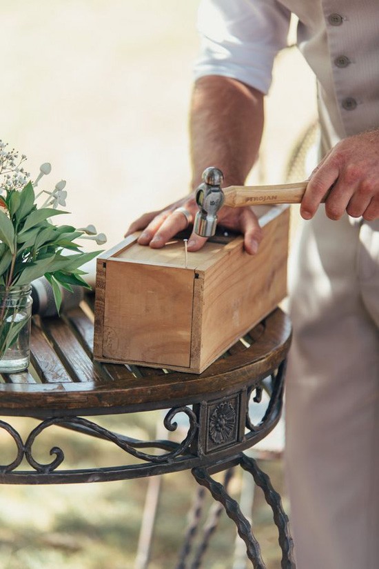 Wine box wedding ceremony