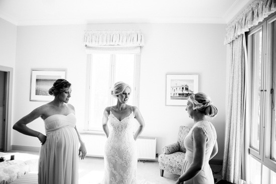 Bride with bridesmaids before wedding