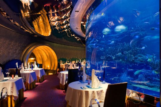 honeymoon-dubai-al-mahara-underwater-restaurant